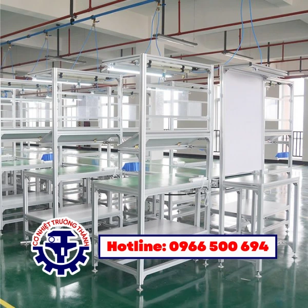 bàn thao tác khung nhôm định hình